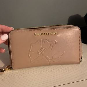Michael kors wallet/wristlet
